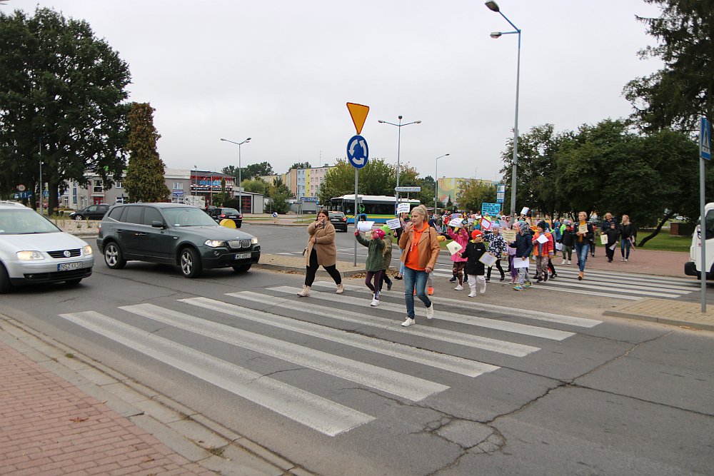 Happening w SP 5. Akcja EDWARD [20.09.2022] - zdjęcie #61 - eOstroleka.pl