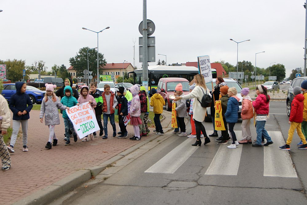 Happening w SP 5. Akcja EDWARD [20.09.2022] - zdjęcie #84 - eOstroleka.pl