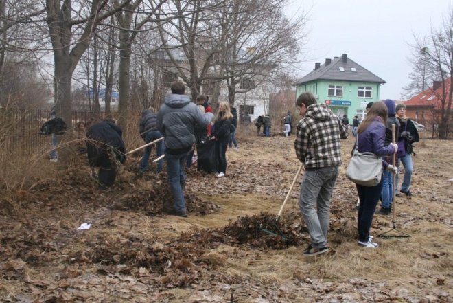 Sprzątanie świata (21.03.2011) - zdjęcie #8 - eOstroleka.pl