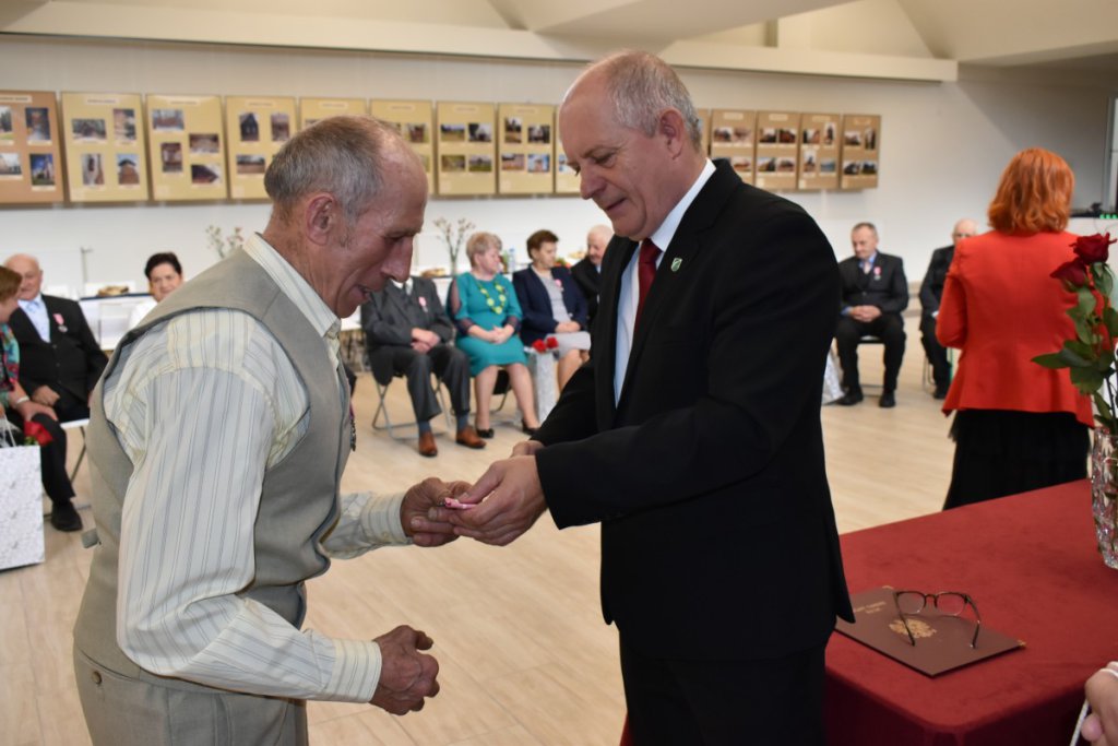 Złote Gody w Łysych. Jubileusz obchodziły kolejne pary [21.09.2022] - zdjęcie #99 - eOstroleka.pl