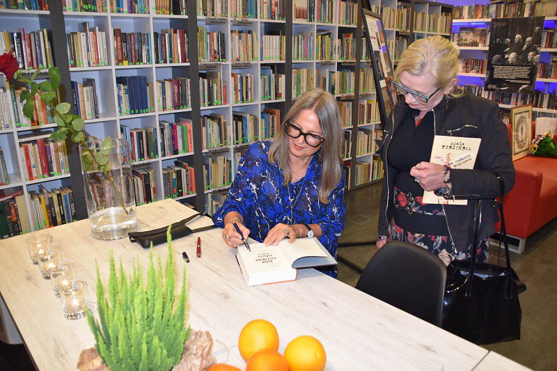 Agata Tuszyńska z wizytą w Kadzidle [21.09.2022] - zdjęcie #7 - eOstroleka.pl