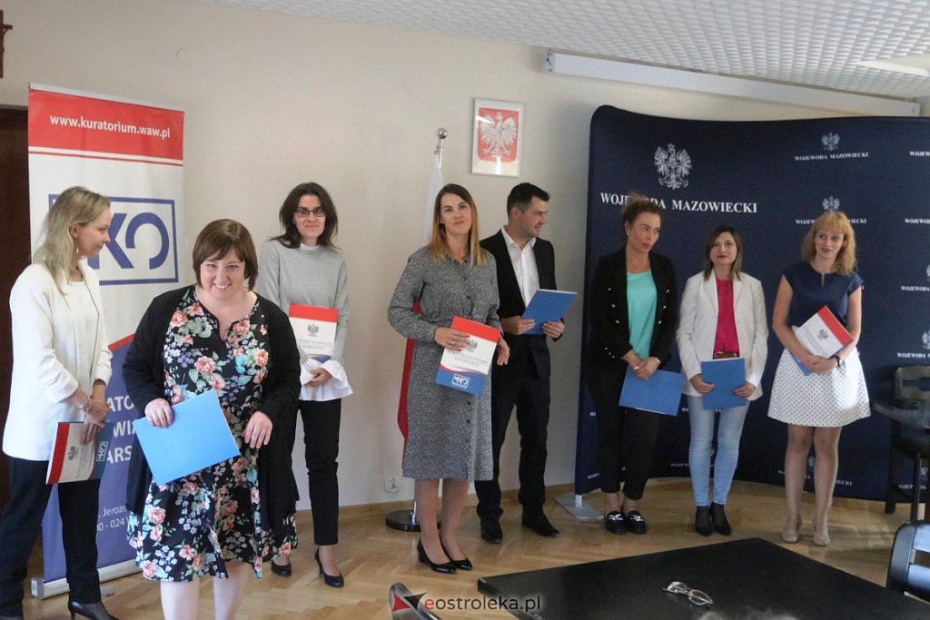 Wręczenie nominacji nauczycielom dyplomowanym [21.09.2022] - zdjęcie #46 - eOstroleka.pl
