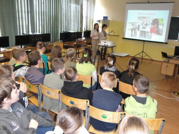 Dzień promocji i talentu w Gimnazjum nr 1 (21.03.2011) - zdjęcie #6 - eOstroleka.pl