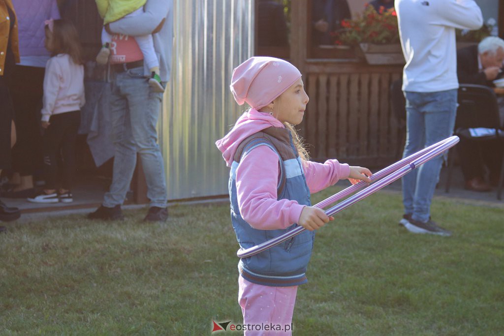 Rodzinny piknik w Daniszewie. Moc nietuzinkowej zabawy przy pięknej jesiennej pogodzie [24.09.2022] - zdjęcie #30 - eOstroleka.pl
