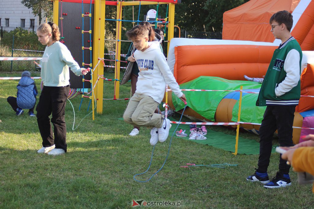 Rodzinny piknik w Daniszewie. Moc nietuzinkowej zabawy przy pięknej jesiennej pogodzie [24.09.2022] - zdjęcie #24 - eOstroleka.pl