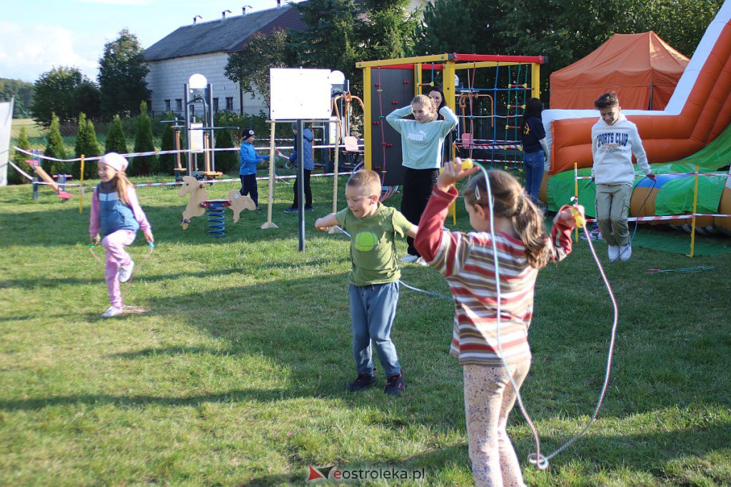 Rodzinny piknik w Daniszewie. Moc nietuzinkowej zabawy przy pięknej jesiennej pogodzie [24.09.2022] - zdjęcie #22 - eOstroleka.pl