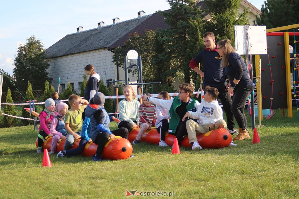 Rodzinny piknik w Daniszewie. Moc nietuzinkowej zabawy przy pięknej jesiennej pogodzie [24.09.2022] - zdjęcie #101 - eOstroleka.pl