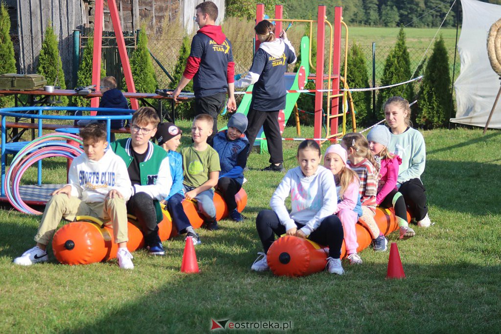 Rodzinny piknik w Daniszewie. Moc nietuzinkowej zabawy przy pięknej jesiennej pogodzie [24.09.2022] - zdjęcie #11 - eOstroleka.pl