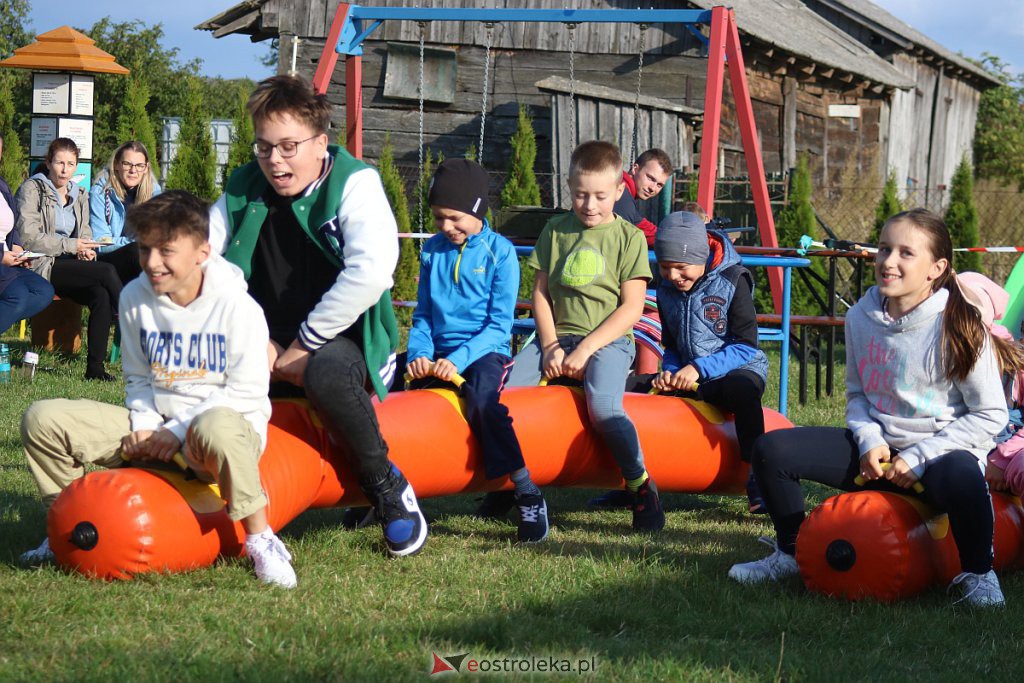 Rodzinny piknik w Daniszewie. Moc nietuzinkowej zabawy przy pięknej jesiennej pogodzie [24.09.2022] - zdjęcie #9 - eOstroleka.pl