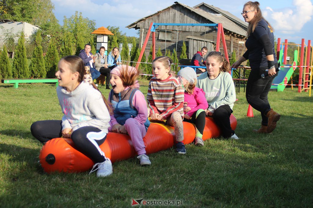 Rodzinny piknik w Daniszewie. Moc nietuzinkowej zabawy przy pięknej jesiennej pogodzie [24.09.2022] - zdjęcie #4 - eOstroleka.pl