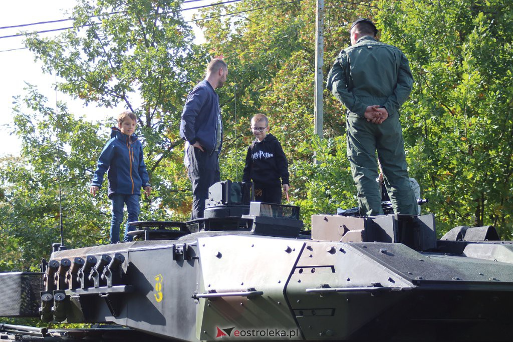 Piknik militarny w “dwójce”. Można z bliska przyjrzeć się ciekawym pojazdom wojsk NATO [25.09.2022] - zdjęcie #4 - eOstroleka.pl