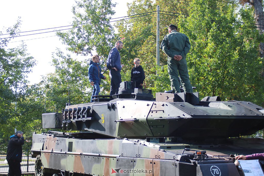Piknik militarny w “dwójce”. Można z bliska przyjrzeć się ciekawym pojazdom wojsk NATO [25.09.2022] - zdjęcie #5 - eOstroleka.pl