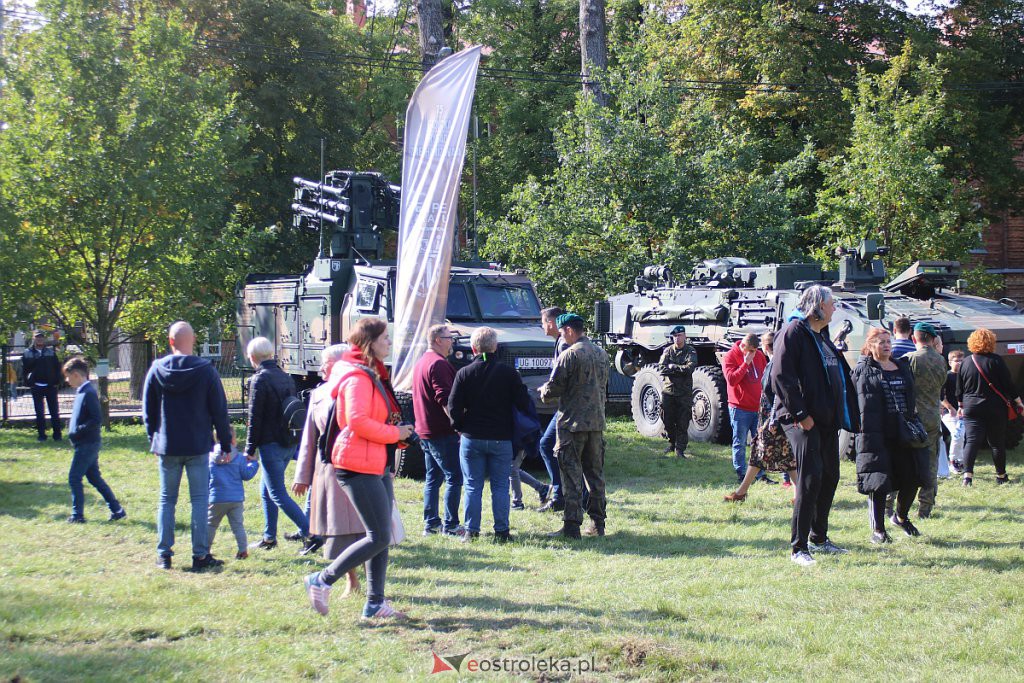 Piknik militarny w “dwójce”. Można z bliska przyjrzeć się ciekawym pojazdom wojsk NATO [25.09.2022] - zdjęcie #10 - eOstroleka.pl