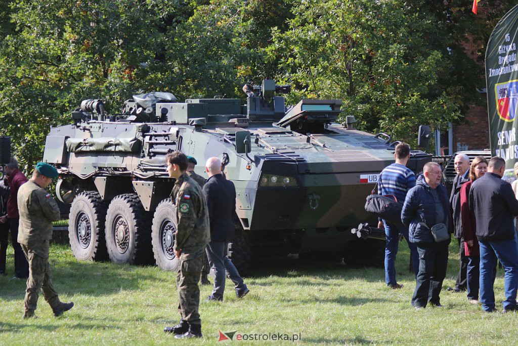 Piknik militarny w “dwójce”. Można z bliska przyjrzeć się ciekawym pojazdom wojsk NATO [25.09.2022] - zdjęcie #18 - eOstroleka.pl
