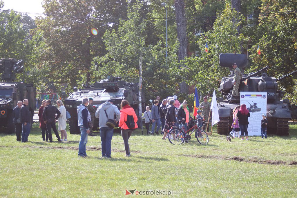 Piknik militarny w “dwójce”. Można z bliska przyjrzeć się ciekawym pojazdom wojsk NATO [25.09.2022] - zdjęcie #25 - eOstroleka.pl