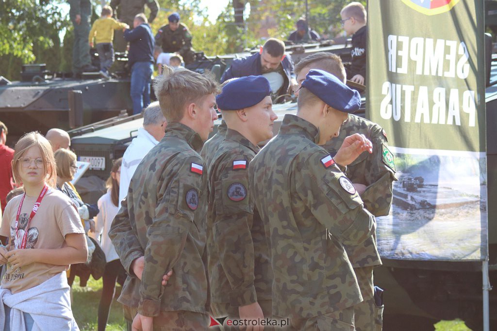 Piknik militarny w “dwójce”. Można z bliska przyjrzeć się ciekawym pojazdom wojsk NATO [25.09.2022] - zdjęcie #45 - eOstroleka.pl