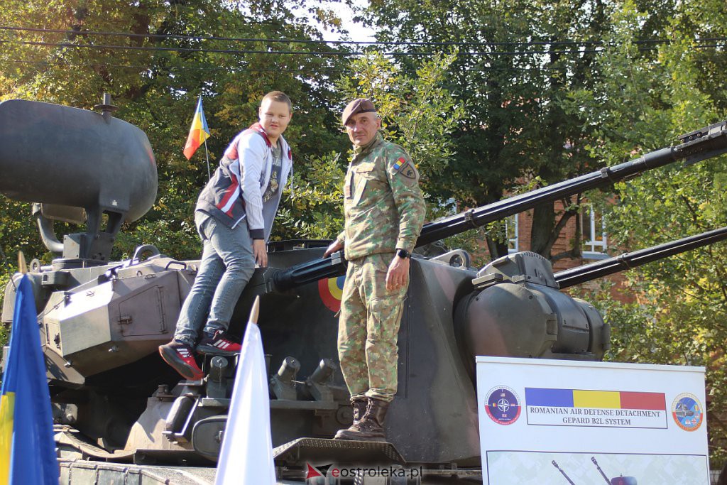 Piknik militarny w “dwójce”. Można z bliska przyjrzeć się ciekawym pojazdom wojsk NATO [25.09.2022] - zdjęcie #49 - eOstroleka.pl