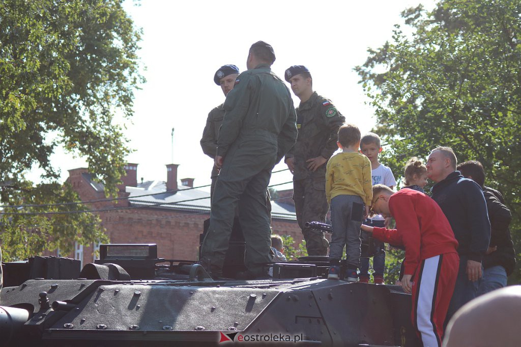 Piknik militarny w “dwójce”. Można z bliska przyjrzeć się ciekawym pojazdom wojsk NATO [25.09.2022] - zdjęcie #57 - eOstroleka.pl