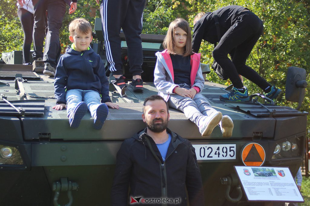 Piknik militarny w “dwójce”. Można z bliska przyjrzeć się ciekawym pojazdom wojsk NATO [25.09.2022] - zdjęcie #58 - eOstroleka.pl