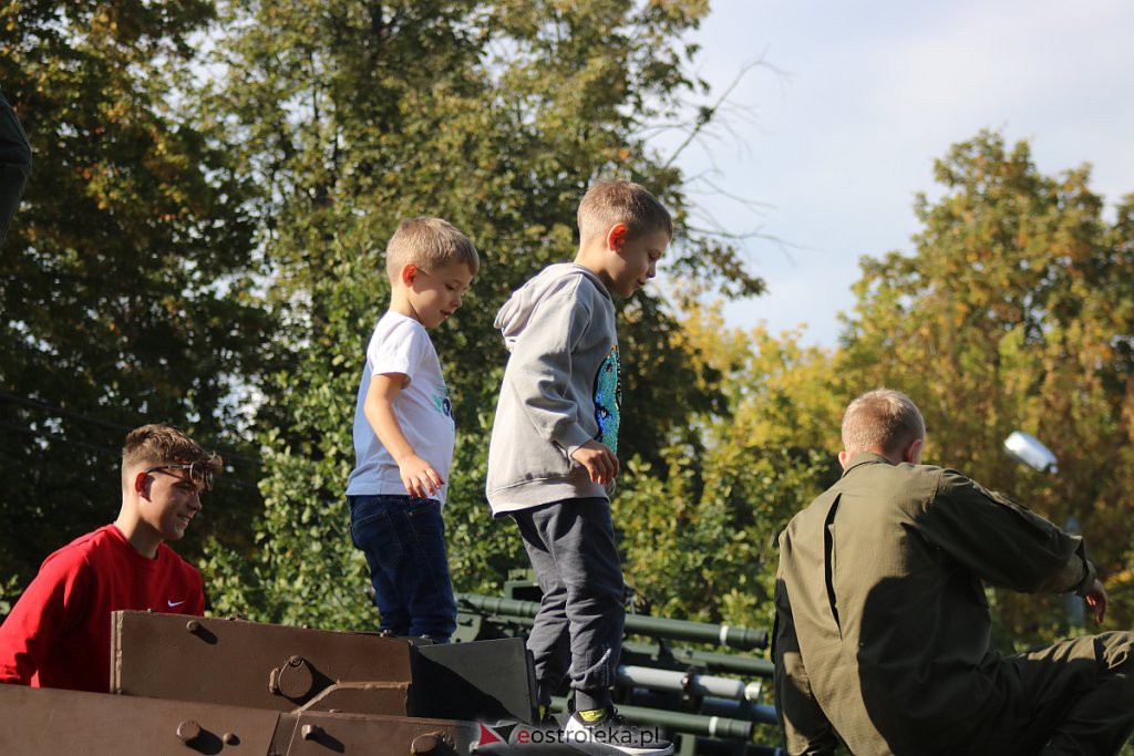 Piknik militarny w “dwójce”. Można z bliska przyjrzeć się ciekawym pojazdom wojsk NATO [25.09.2022] - zdjęcie #3 - eOstroleka.pl