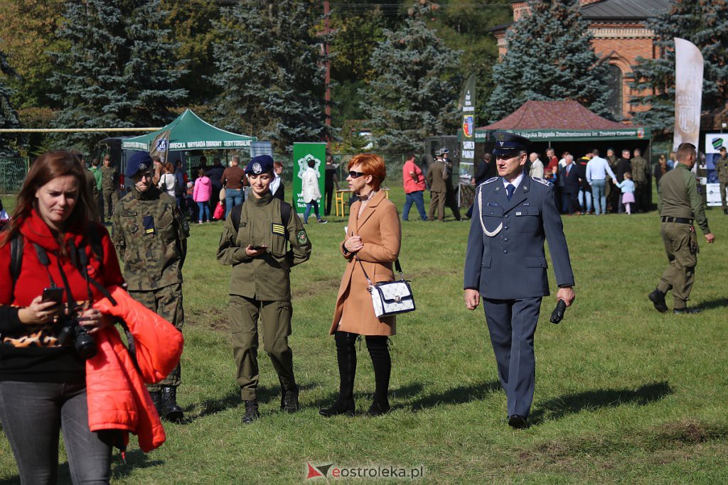 Piknik militarny w “dwójce”. Można z bliska przyjrzeć się ciekawym pojazdom wojsk NATO [25.09.2022] - zdjęcie #1 - eOstroleka.pl