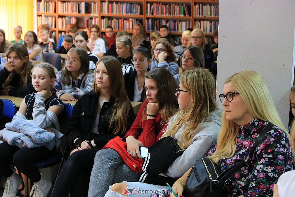 Renata Piątkowska, autorka książek dla młodzieży, z wizytą w Ostrołęce [26.09.2022] - zdjęcie #4 - eOstroleka.pl