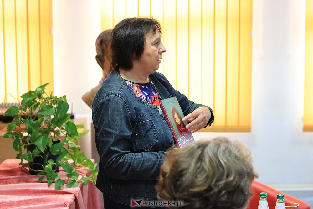 Renata Piątkowska, autorka książek dla młodzieży, z wizytą w Ostrołęce [26.09.2022] - zdjęcie #7 - eOstroleka.pl