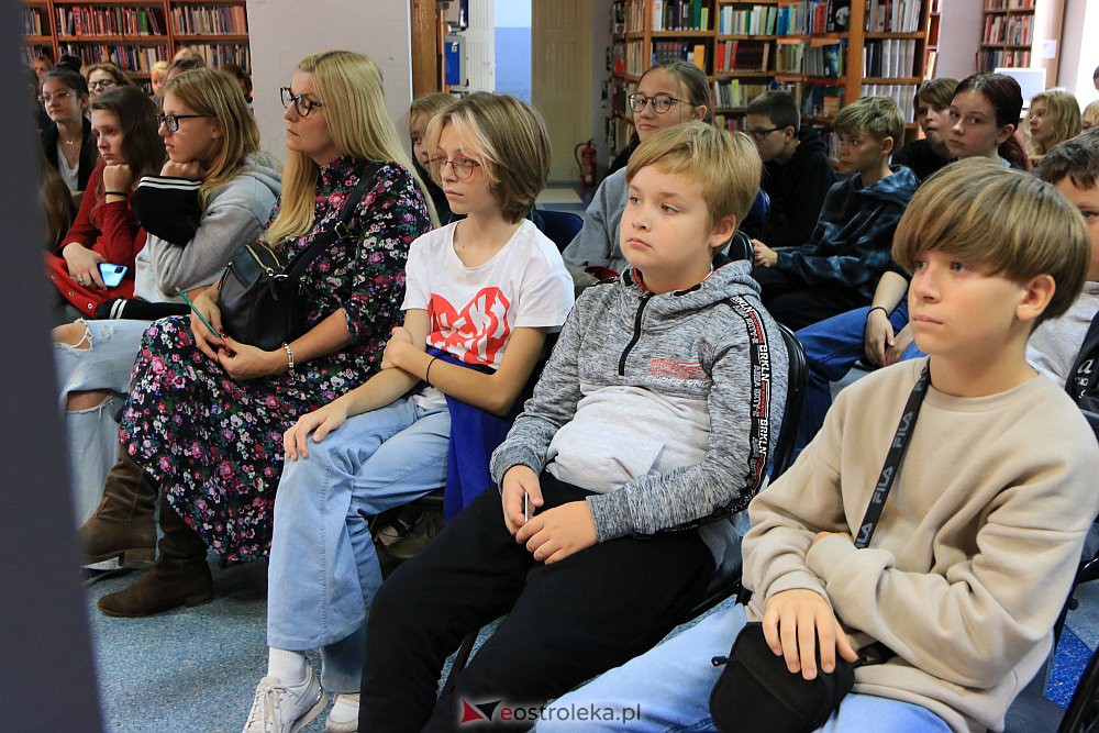 Renata Piątkowska, autorka książek dla młodzieży, z wizytą w Ostrołęce [26.09.2022] - zdjęcie #9 - eOstroleka.pl