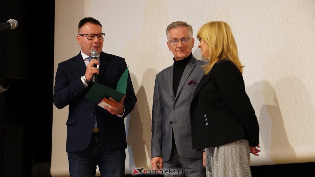 30. lat Dyskusyjnego Klubu Filmowego Rejs. Barbara Cichoń uhonorowana Medalem Pamiątkowym Pro Masovia [26.09.2022] - zdjęcie #12 - eOstroleka.pl