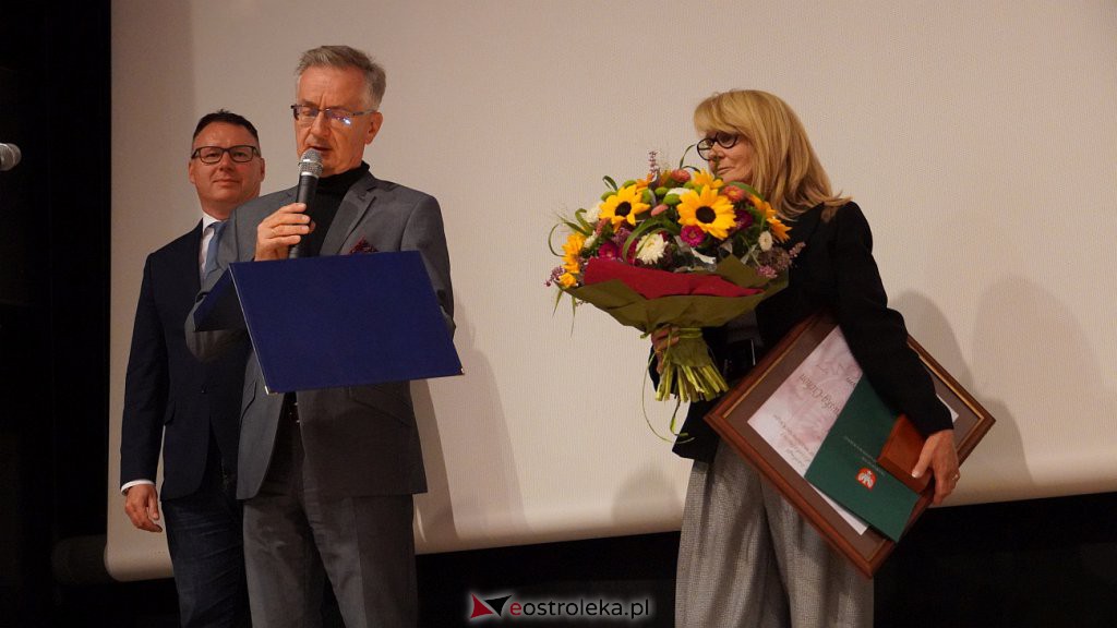 30. lat Dyskusyjnego Klubu Filmowego Rejs. Barbara Cichoń uhonorowana Medalem Pamiątkowym Pro Masovia [26.09.2022] - zdjęcie #30 - eOstroleka.pl