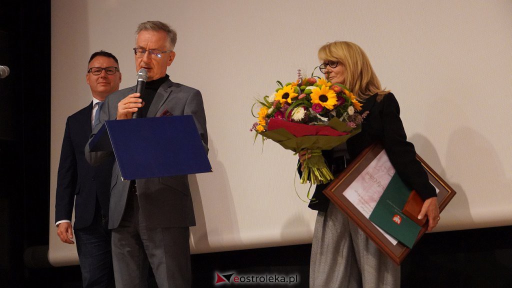 30. lat Dyskusyjnego Klubu Filmowego Rejs. Barbara Cichoń uhonorowana Medalem Pamiątkowym Pro Masovia [26.09.2022] - zdjęcie #7 - eOstroleka.pl