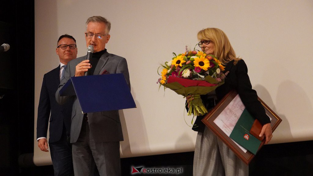30. lat Dyskusyjnego Klubu Filmowego Rejs. Barbara Cichoń uhonorowana Medalem Pamiątkowym Pro Masovia [26.09.2022] - zdjęcie #31 - eOstroleka.pl
