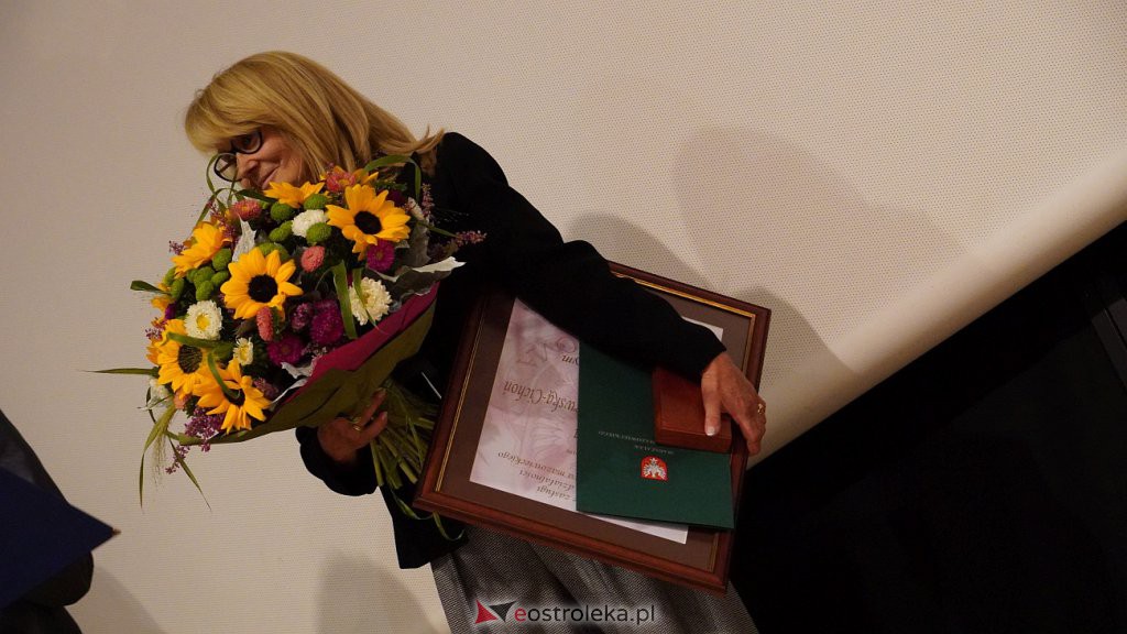 30. lat Dyskusyjnego Klubu Filmowego Rejs. Barbara Cichoń uhonorowana Medalem Pamiątkowym Pro Masovia [26.09.2022] - zdjęcie #32 - eOstroleka.pl