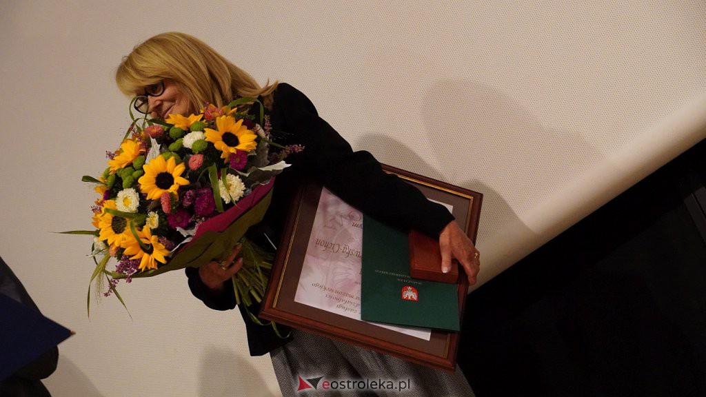 30. lat Dyskusyjnego Klubu Filmowego Rejs. Barbara Cichoń uhonorowana Medalem Pamiątkowym Pro Masovia [26.09.2022] - zdjęcie #5 - eOstroleka.pl