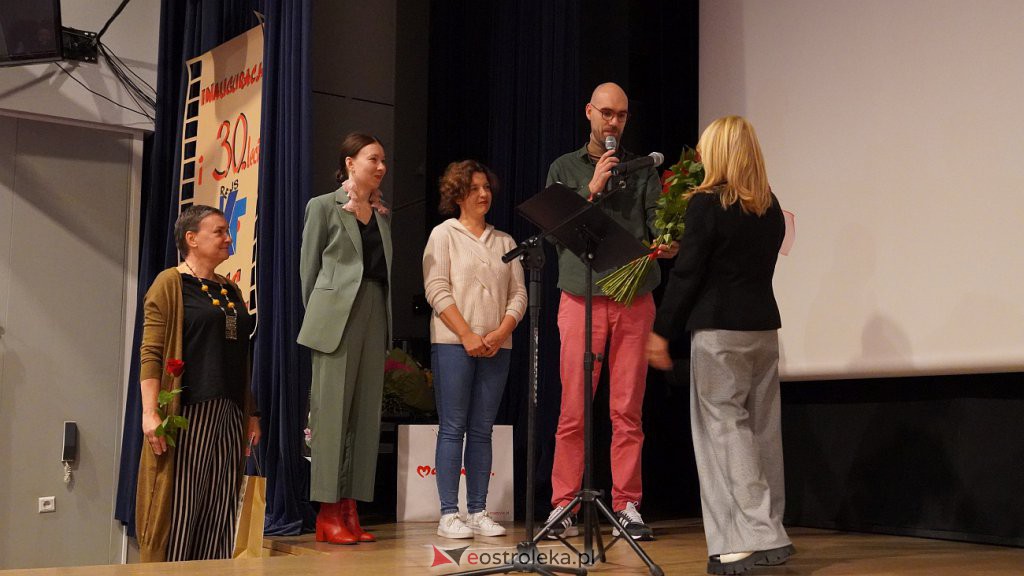 30. lat Dyskusyjnego Klubu Filmowego Rejs. Barbara Cichoń uhonorowana Medalem Pamiątkowym Pro Masovia [26.09.2022] - zdjęcie #2 - eOstroleka.pl