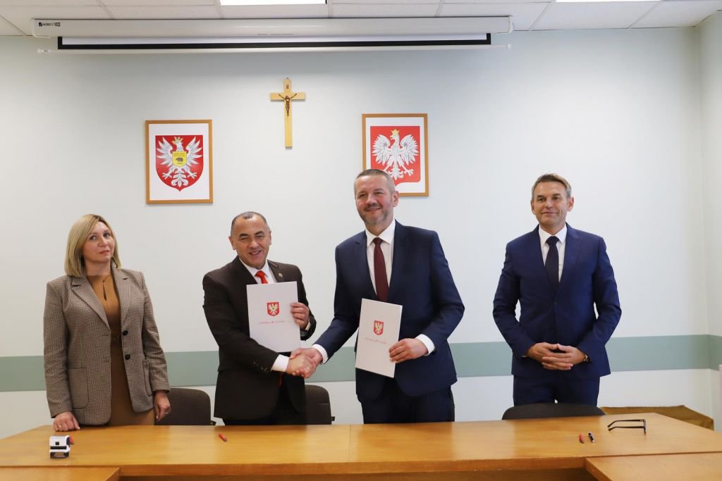 Podpisanie umowy z Zasławiem [26.09.2022] - zdjęcie #4 - eOstroleka.pl