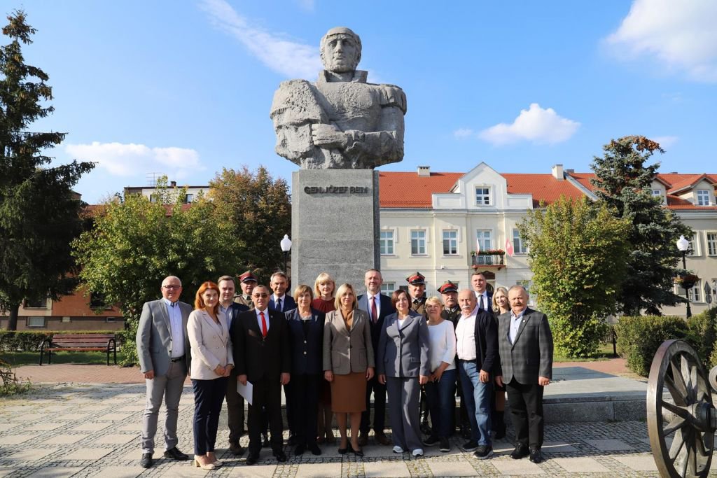 Podpisanie umowy z Zasławiem [26.09.2022] - zdjęcie #3 - eOstroleka.pl
