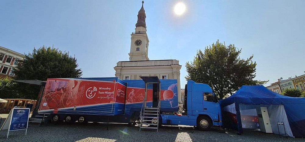 Mobilne muzeum „Niepodległa” przyjedzie do Ostrołęki. Niezwykła, wystawa, filmy VR i fotobudka [27.09.2022] - zdjęcie #11 - eOstroleka.pl