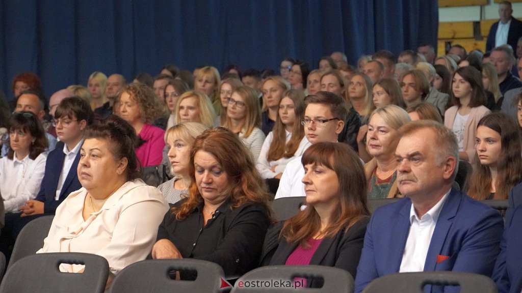 Samorządowa Gala Uczniowska. Wyróżniono prawie 200 uczniów [28.09.2022] - zdjęcie #8 - eOstroleka.pl