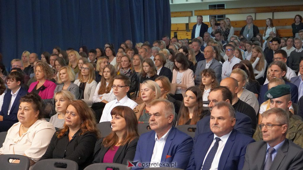 Samorządowa Gala Uczniowska. Wyróżniono prawie 200 uczniów [28.09.2022] - zdjęcie #11 - eOstroleka.pl
