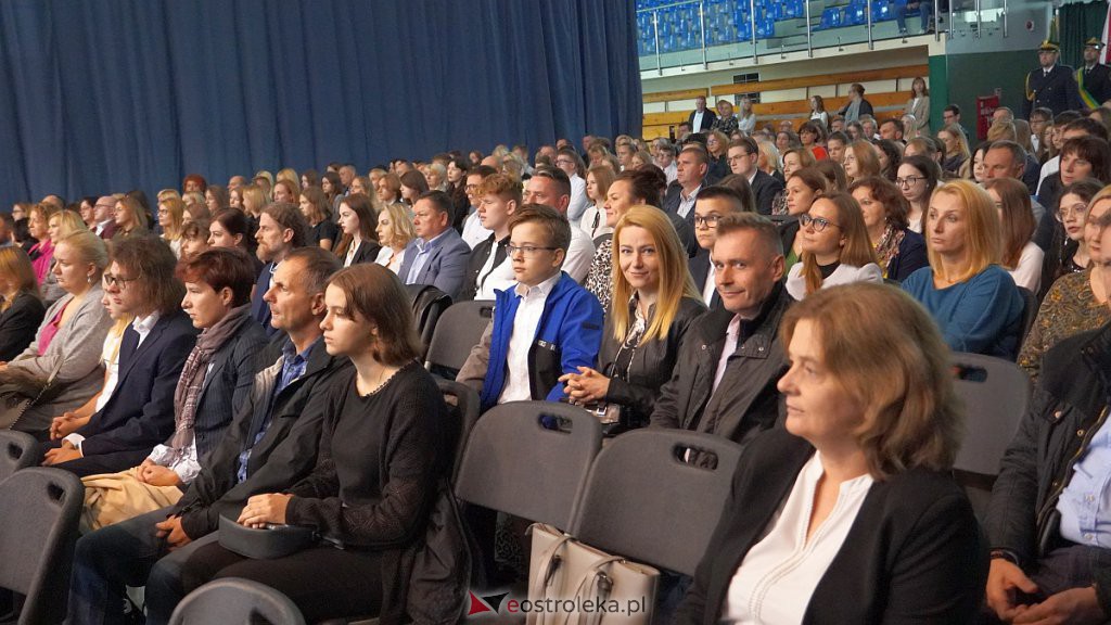 Samorządowa Gala Uczniowska. Wyróżniono prawie 200 uczniów [28.09.2022] - zdjęcie #13 - eOstroleka.pl