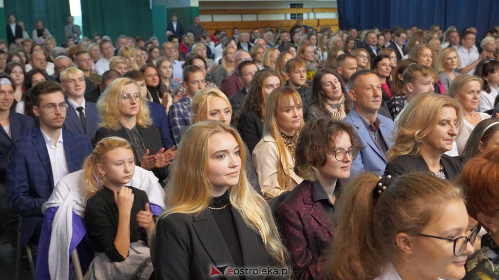 Samorządowa Gala Uczniowska. Wyróżniono prawie 200 uczniów [28.09.2022] - zdjęcie #25 - eOstroleka.pl