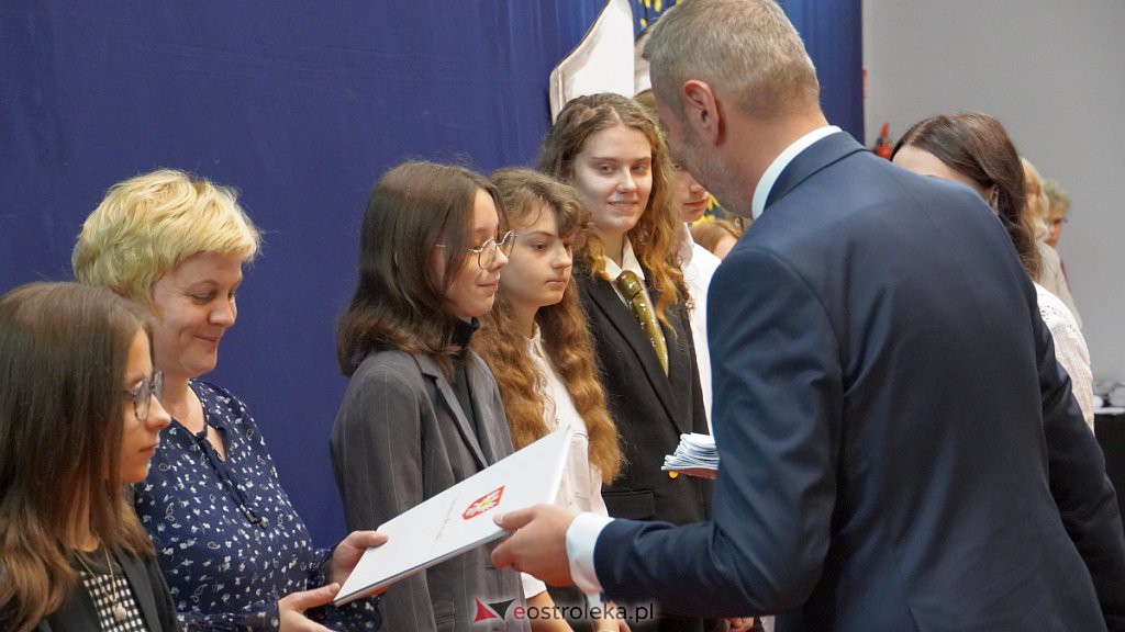 Samorządowa Gala Uczniowska. Wyróżniono prawie 200 uczniów [28.09.2022] - zdjęcie #252 - eOstroleka.pl