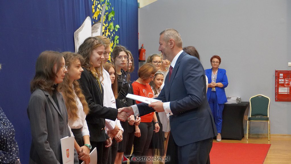 Samorządowa Gala Uczniowska. Wyróżniono prawie 200 uczniów [28.09.2022] - zdjęcie #42 - eOstroleka.pl