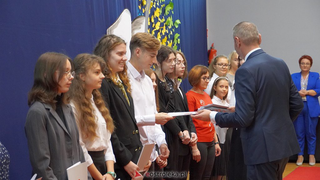 Samorządowa Gala Uczniowska. Wyróżniono prawie 200 uczniów [28.09.2022] - zdjęcie #43 - eOstroleka.pl