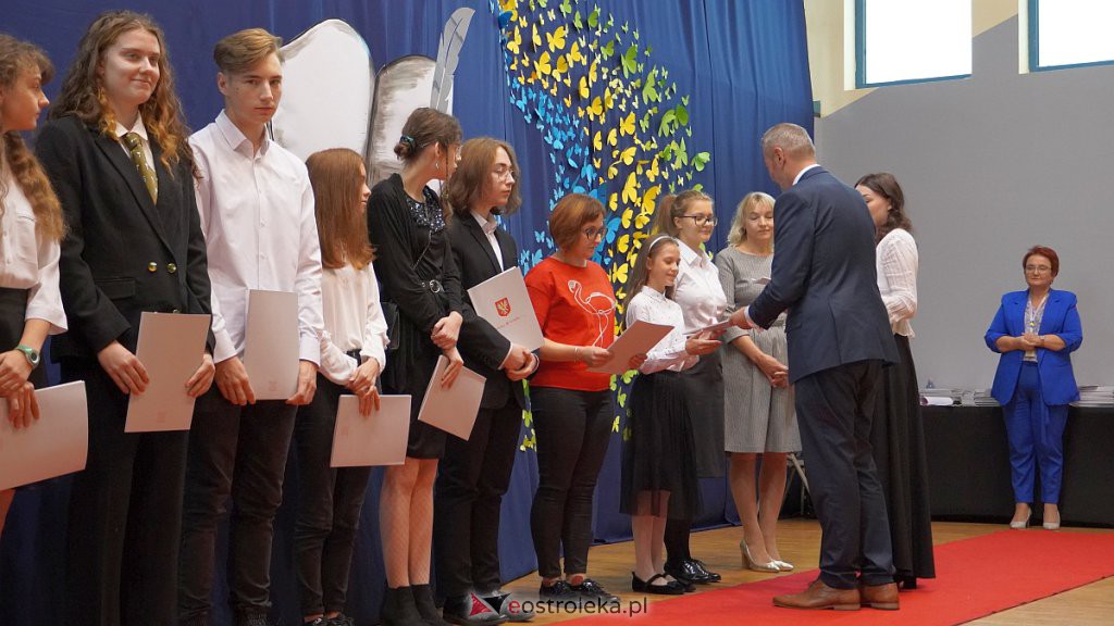 Samorządowa Gala Uczniowska. Wyróżniono prawie 200 uczniów [28.09.2022] - zdjęcie #244 - eOstroleka.pl