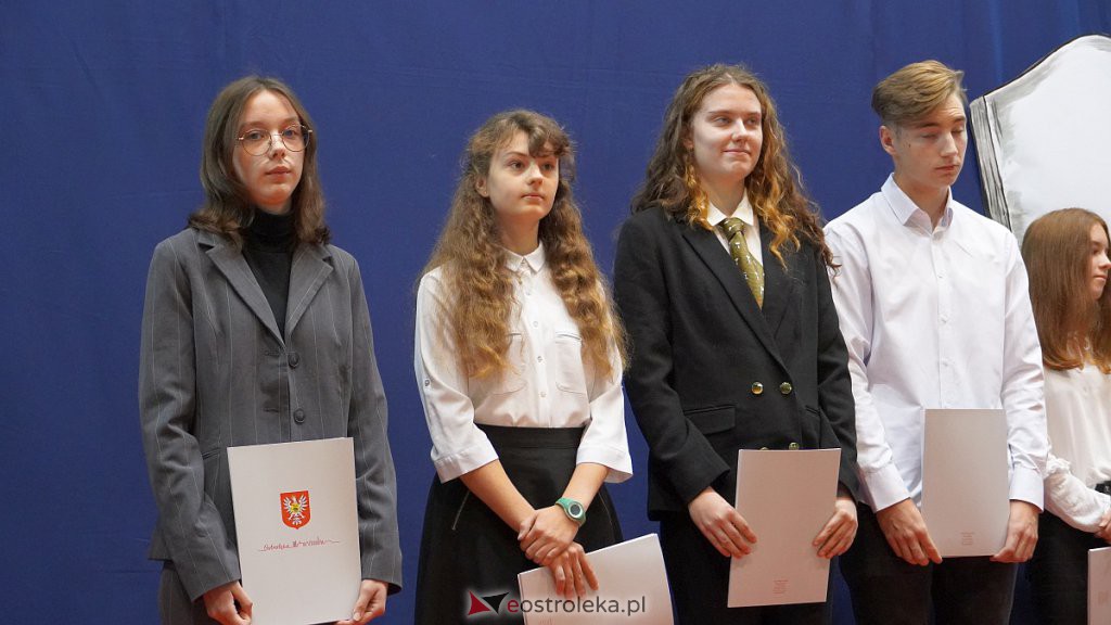 Samorządowa Gala Uczniowska. Wyróżniono prawie 200 uczniów [28.09.2022] - zdjęcie #241 - eOstroleka.pl