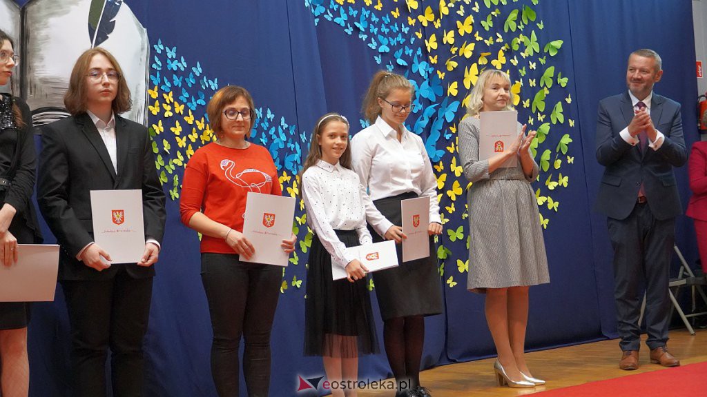 Samorządowa Gala Uczniowska. Wyróżniono prawie 200 uczniów [28.09.2022] - zdjęcie #237 - eOstroleka.pl