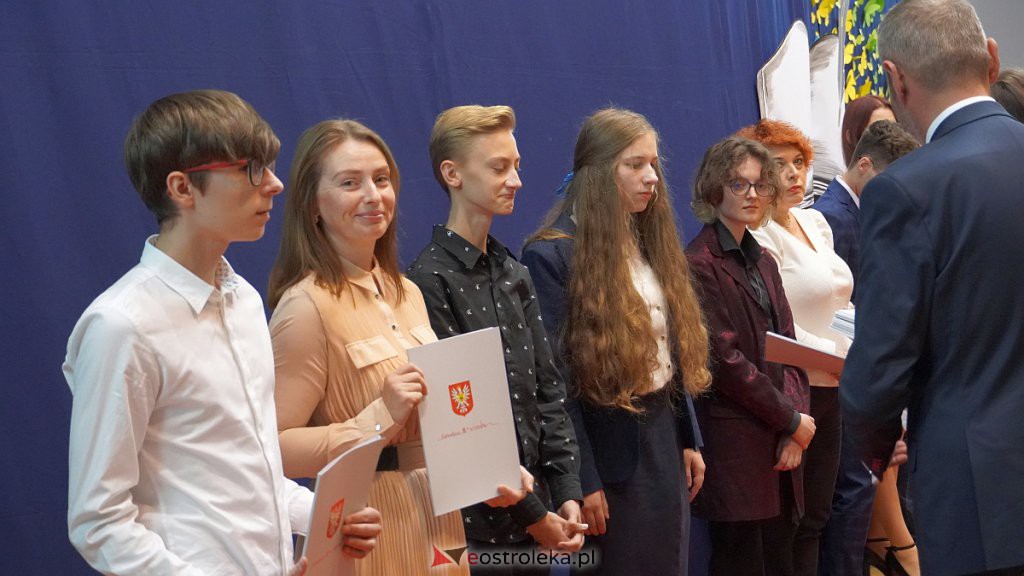 Samorządowa Gala Uczniowska. Wyróżniono prawie 200 uczniów [28.09.2022] - zdjęcie #229 - eOstroleka.pl