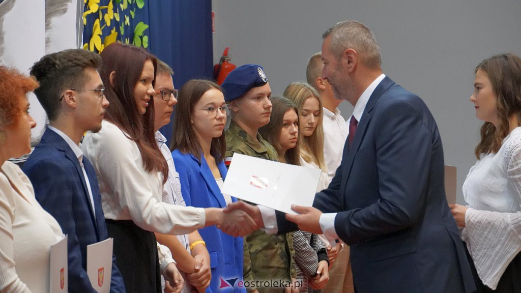 Samorządowa Gala Uczniowska. Wyróżniono prawie 200 uczniów [28.09.2022] - zdjęcie #219 - eOstroleka.pl